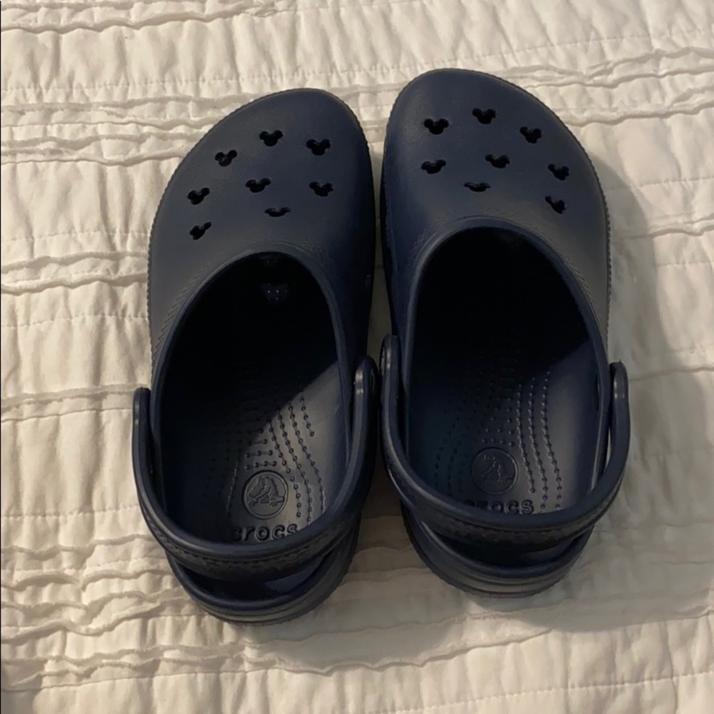 CROCS